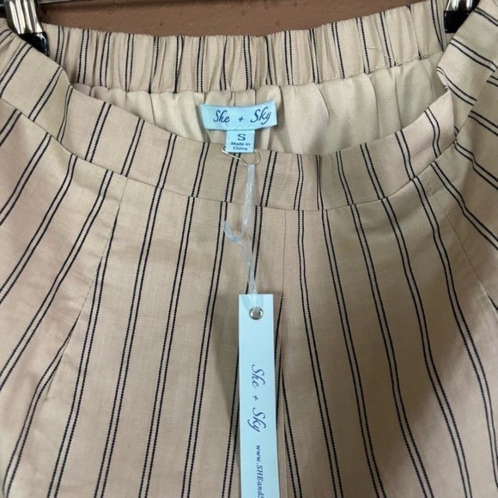 She + Sky Striped Ruffle Hem Shorts Beige Black High Waisted SL7394 Small NWT - Picture 2 of 4
